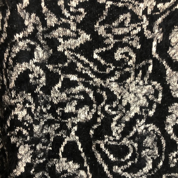 Chico’s Black and Gray Fuzzy Pullover Sweater. Size 1 Or Medium - Picture 6 of 6